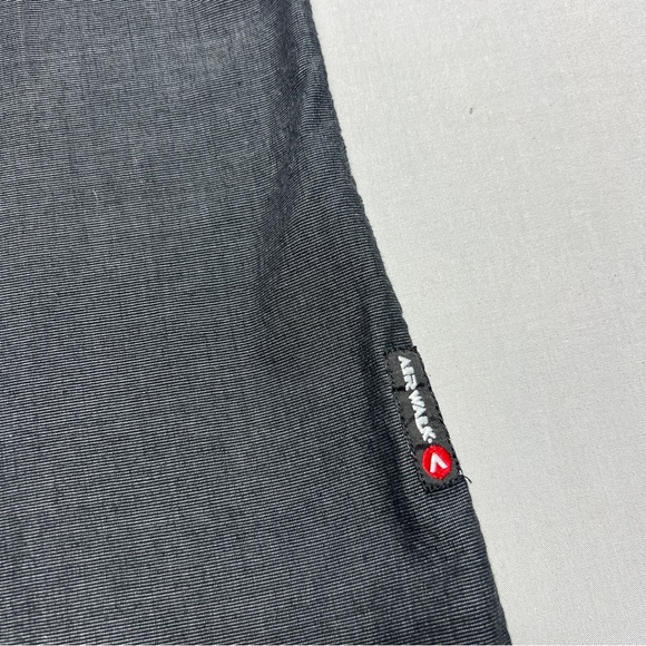 Airwalk Slim Fit Button Up Shirt Mens M Black Gray Striped Short Sleeve - Picture 3 of 8